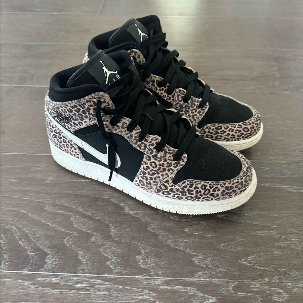 Women’s Air Jordan 1 Mid